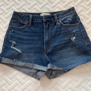 Curve love high rise short